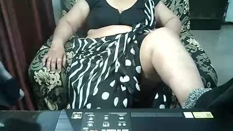 Snapshot of crezybhabihot chatting on September 24, 8:37 pm Sonika69 online show from September 24, 8:37 pm