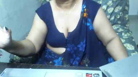 Snapshot of crezybhabihot chatting on February 23, 9:59 pm Sonika69 online show from February 23, 9:59 pm