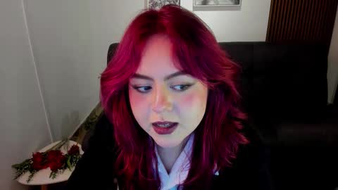 Snapshot of crimson_tati chatting on September 12, 5:53 am Tatiana online show from September 12, 5:53 am