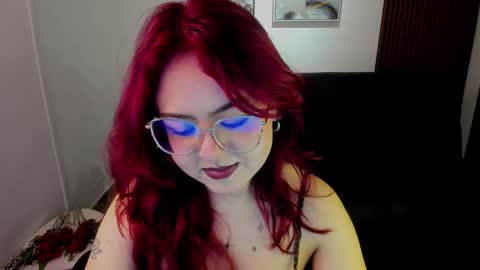 Snapshot of crimson_tati chatting on September 10, 4:35 am Tatiana online show from September 10, 4:35 am