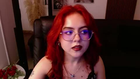 Snapshot of crimson_tati chatting on March 12, 10:26 am Tatiana online show from March 12, 10:26 am