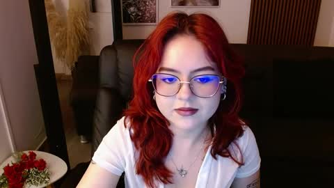Snapshot of crimson_tati chatting on February 27, 3:29 am Tatiana online show from February 27, 3:29 am