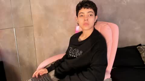 cris sasha online show from April 13, 3:00 am