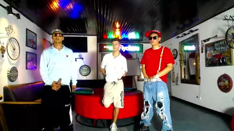 crismens online show from April 29, 8:13 pm