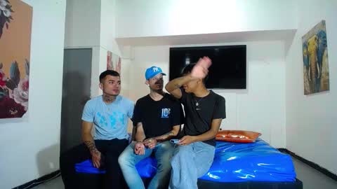 crismens online show from September 18, 6:01 pm