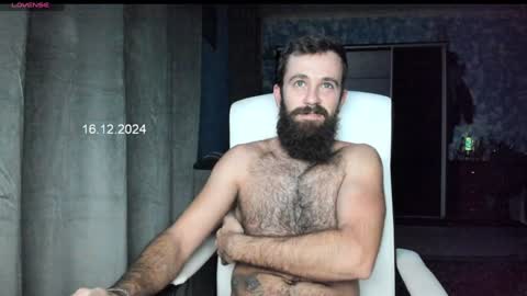 Snapshot of crissstud chatting on December 19, 11:25 pm Criss online show from December 19, 11:25 pm