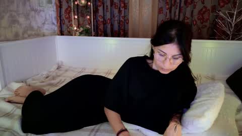 Snapshot of crissy_love chatting on September 8, 8:19 pm crissy_love online show from September 8, 8:19 pm