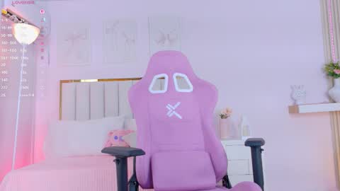 Snapshot of cristal_bunny chatting on October 2, 1:37 am Cristal online show from October 2, 1:37 am