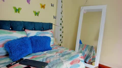 cristal walker online show from October 20, 11:59 am