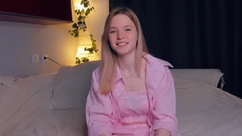 Cristas online show from April 8, 12:30 pm