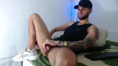 cristianhot125 online show from May 24, 1:24 am