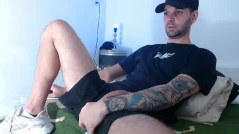 cristianhot125 online show from June 25, 11:21 pm