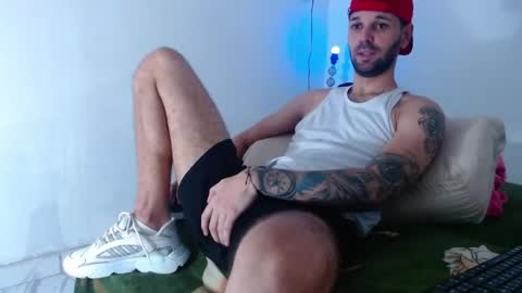 cristianhot125 online show from May 18, 9:21 pm