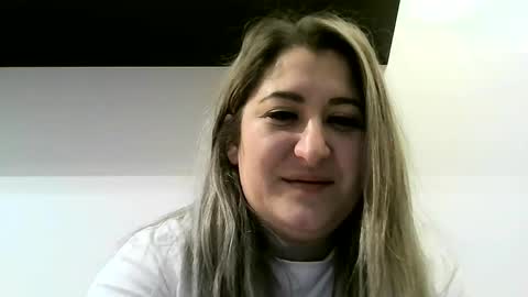 cristina20021991 online show from January 1, 1:37 am