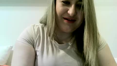 cristina20021991 online show from January 3, 11:23 pm