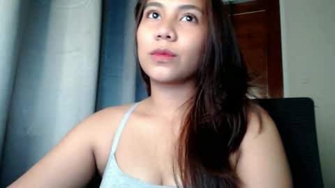 Snapshot of cristinavalerie chatting on October 11, 5:01 am Cristina Valerie online show from October 11, 5:01 am