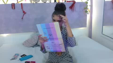 Snapshot of cristinnray chatting on September 29, 1:15 am Cristin online show from September 29, 1:15 am