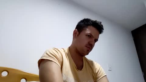 Snapshot of cristopher3042 chatting on January 8, 12:06 am cristopher3042 online show from January 8, 12:06 am