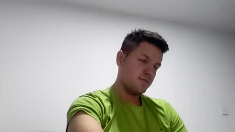 Snapshot of cristopher3042 chatting on February 9, 2:06 am cristopher3042 online show from February 9, 2:06 am