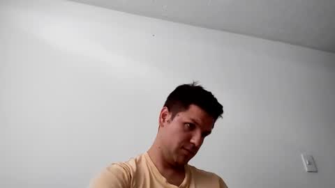 Snapshot of cristopher3042 chatting on February 26, 8:04 pm cristopher3042 online show from February 26, 8:04 pm