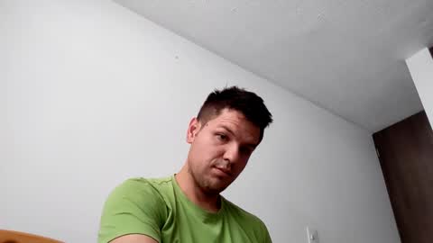Snapshot of cristopher3042 chatting on February 9, 3:01 pm cristopher3042 online show from February 9, 3:01 pm