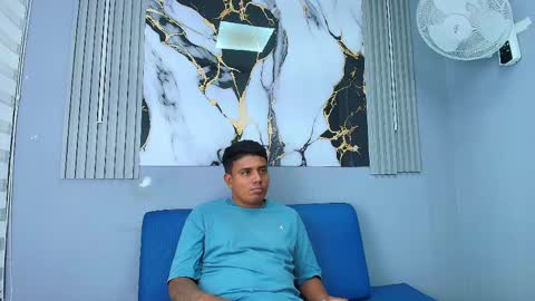 cristopher_collins2 online show from May 4, 3:46 am