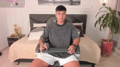 Cristopher online show from May 17, 1:42 pm