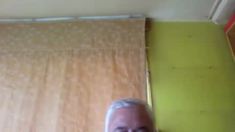 crmperez online show from December 15, 9:22 pm