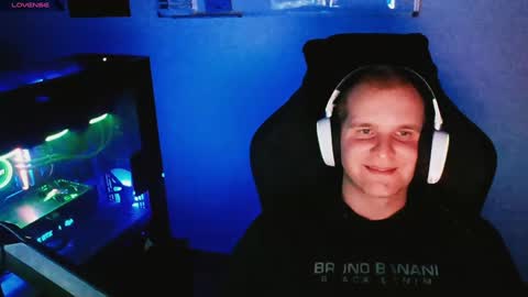 Snapshot of croissant911 chatting on December 2, 2:35 am Anderson online show from December 2, 2:35 am