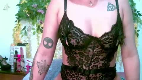 crysrus online show from March 20, 2:27 am