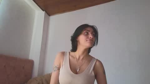 Snapshot of crystal_starx chatting on October 2, 3:55 pm Crystal Blaze online show from October 2, 3:55 pm
