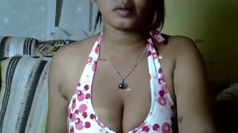 crystalbellax online show from April 14, 7:33 am