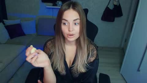 Snapshot of crystalemily chatting on September 30, 7:13 pm crystalemily online show from September 30, 7:13 pm