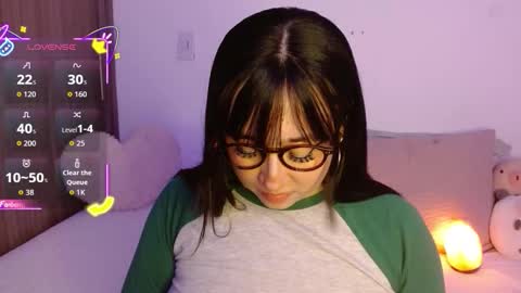 Snapshot of crystalitesq chatting on September 26, 1:35 am Olivia online show from September 26, 1:35 am