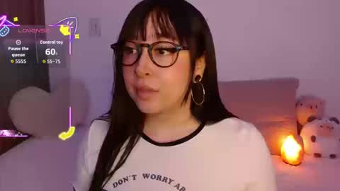Snapshot of crystalitesq chatting on September 24, 12:06 am Olivia online show from September 24, 12:06 am