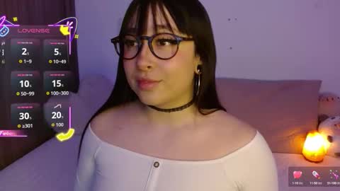 Snapshot of crystalitesq chatting on October 1, 1:27 am Olivia online show from October 1, 1:27 am