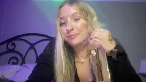 CrystalBabyy online show from September 12, 1:07 am