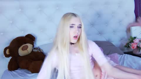 crystaltempt_ online show from March 27, 8:26 am