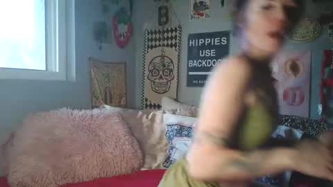     online show from February 19, 8:41 pm