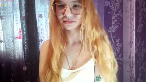 Sia online show from October 25, 7:19 am