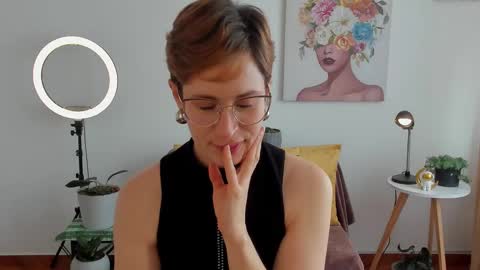 Snapshot of cuddlingbunnny chatting on February 28, 6:20 pm Leonela online show from February 28, 6:20 pm