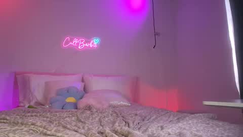 Snapshot of cult_barbie93 chatting on October 2, 7:40 am Cult Barbie online show from October 2, 7:40 am