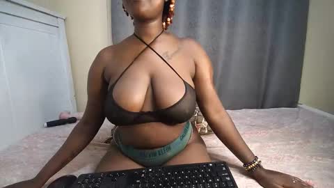 Snapshot of cum_central chatting on October 15, 12:58 am cum_central online show from October 15, 12:58 am