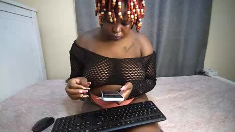Snapshot of cum_central chatting on October 19, 7:02 am cum_central online show from October 19, 7:02 am