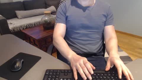 Snapshot of cumartist84 chatting on January 6, 12:57 pm cumartist84 online show from January 6, 12:57 pm