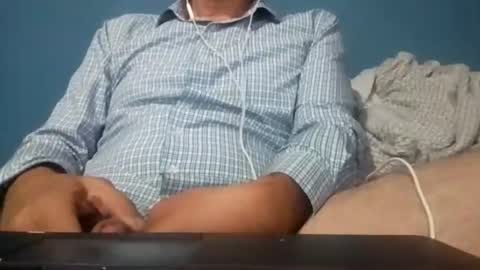 cumbian_chero online show from August 2, 11:50 pm