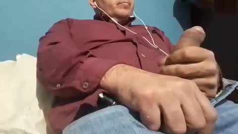 Snapshot of cumbian_chero chatting on March 8, 12:55 am cumbian_chero online show from March 8, 12:55 am