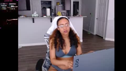 Nia Reese online show from June 25, 5:51 pm