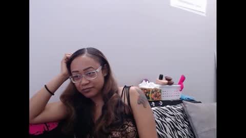 Nia Reese online show from March 3, 8:05 pm