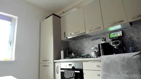 maria  alex online show from November 12, 8:27 am